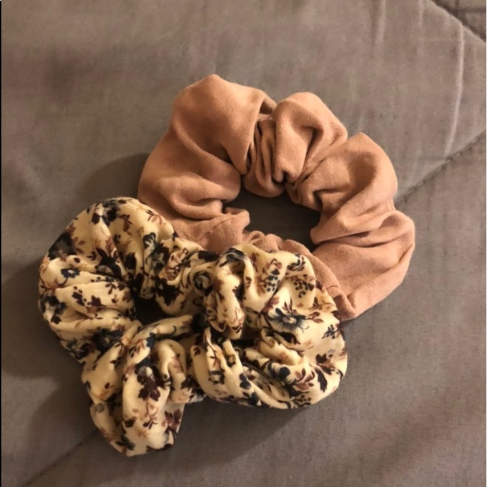 scrunchies 👼🏻